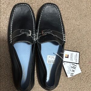 NWT Predictions Women's Black Leather Uppers Loafers Size 8W